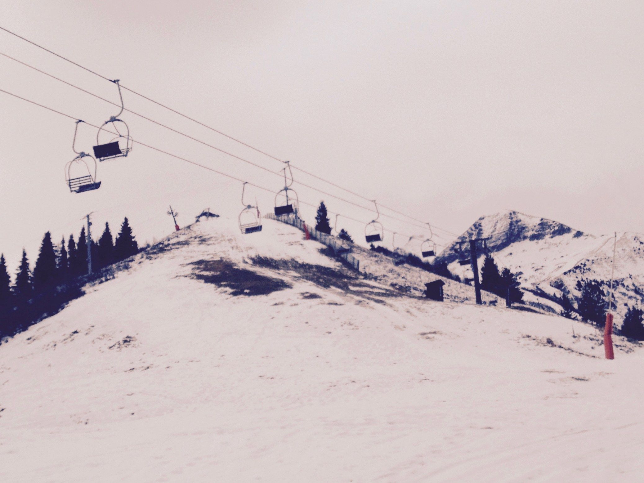 Ce qui reste de la piste de ski.